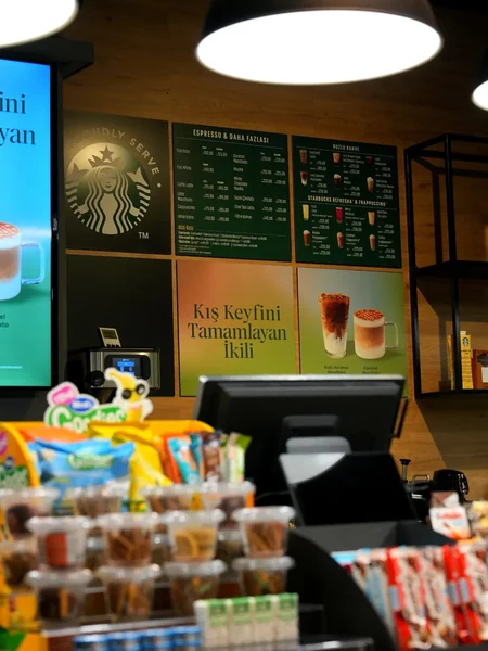 emaar-akvaryum-cafe-starbucks